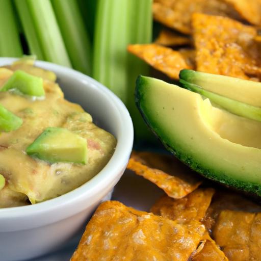 Crunchy‍ Cheese Crisps Meet⁣ Creamy⁤ Guacamole Delight